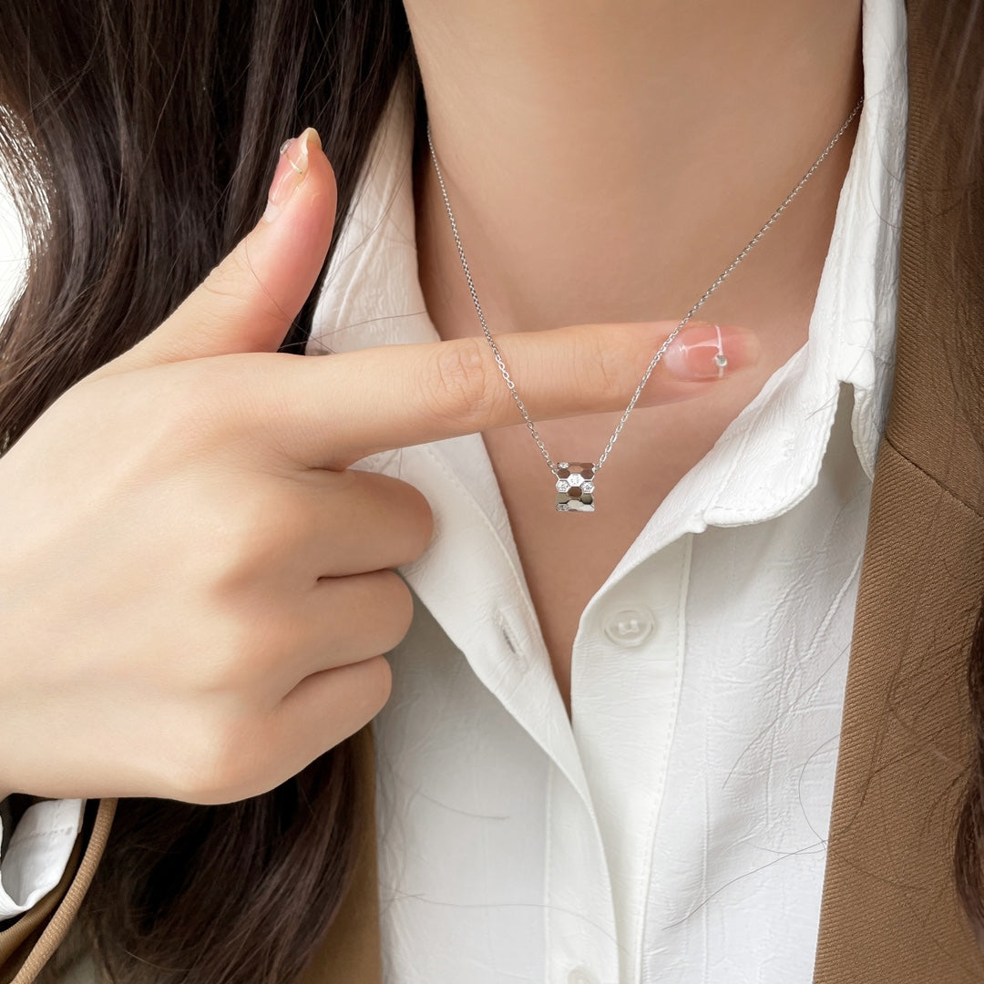 [Royal Top]BEE MINI PEDANT DIAMOND NECKLACE
