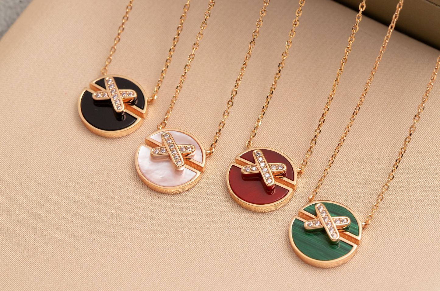 [Royal Top]JEUX DE PINK GOLD DIAMOND NECKLACE