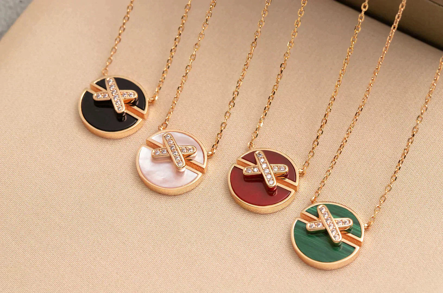 [Royal Top]JEUX DE ROSE GOLD DIAMOND NECKLACE