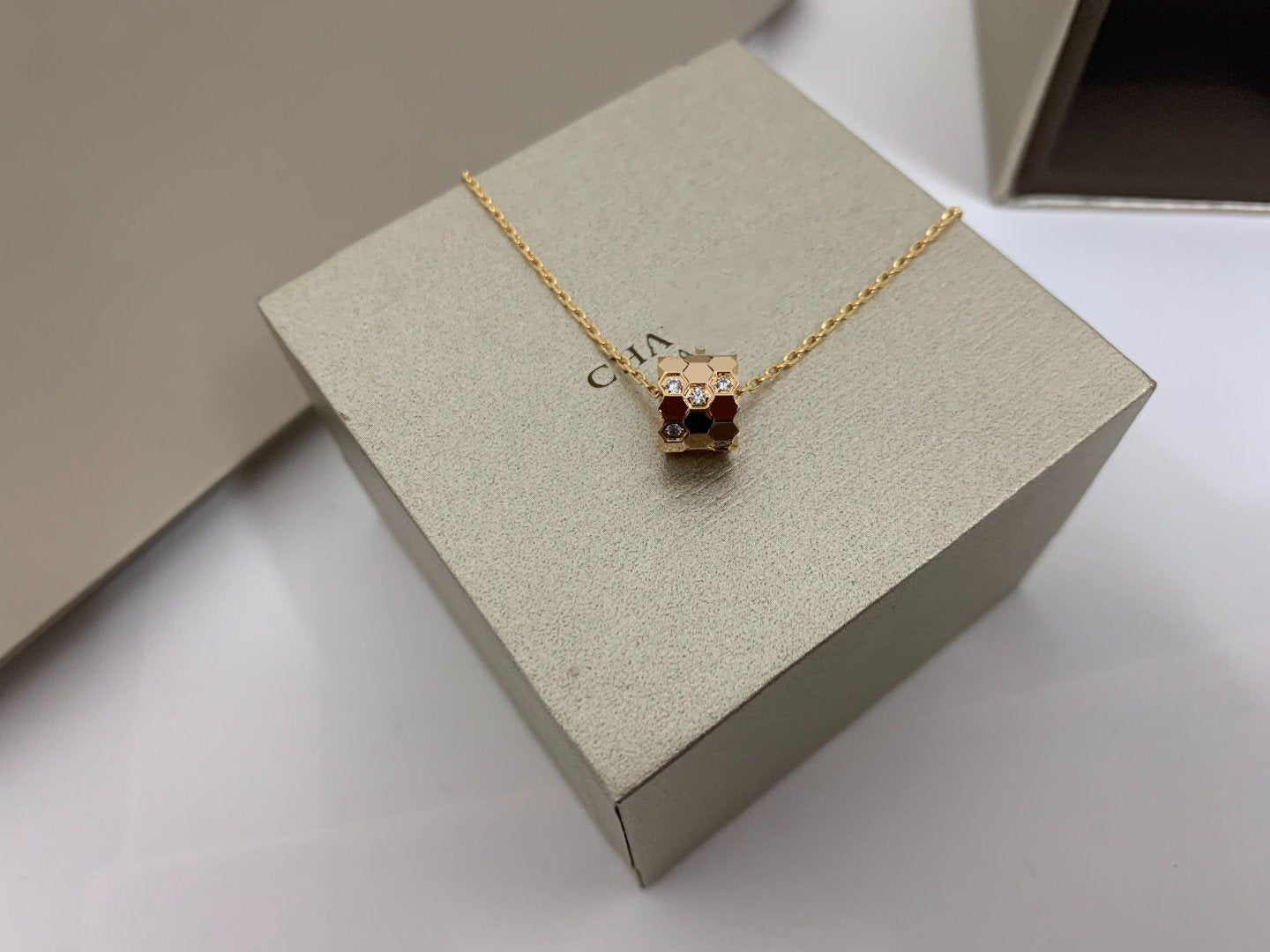 [Royal Top]BEE LOVE DIAMOND NECKLACE