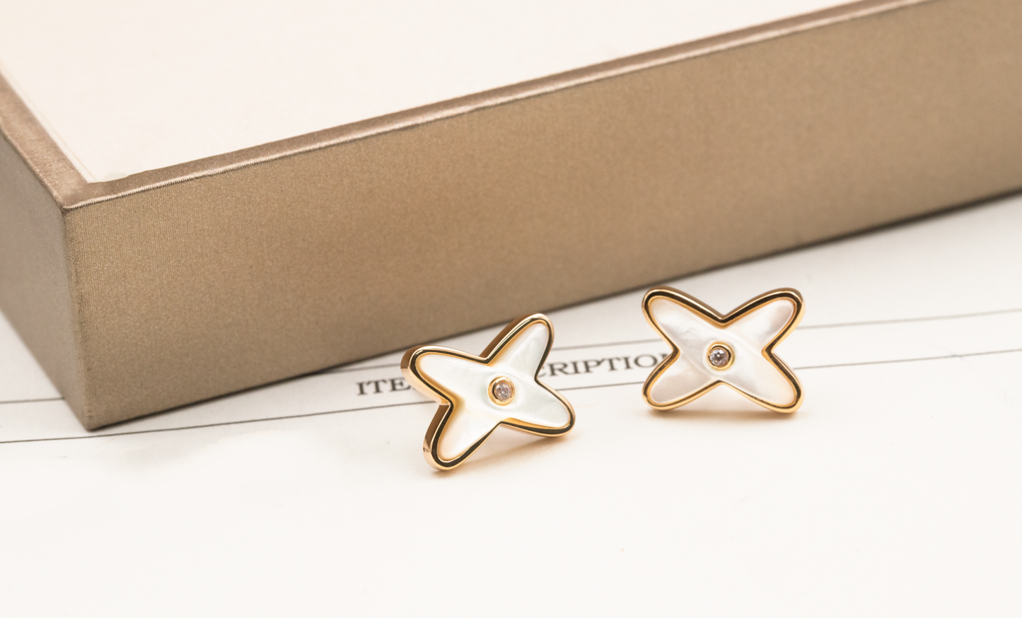 [Royal Top]JEUX DE WHITE MOP ROSE GOLD DIAMOND EARRINGS