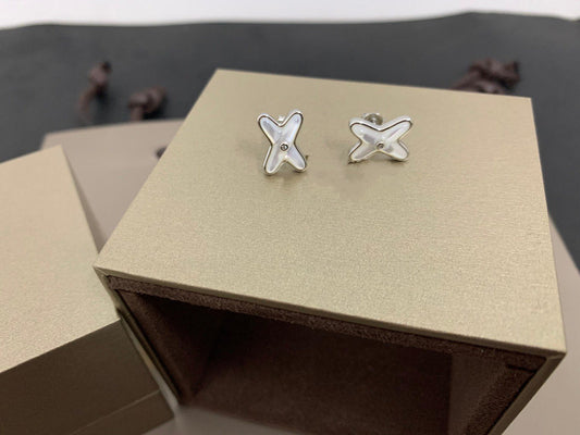 [Royal Top]JEUX DE WHITE MOP SILVER DIAMOND EARRINGS