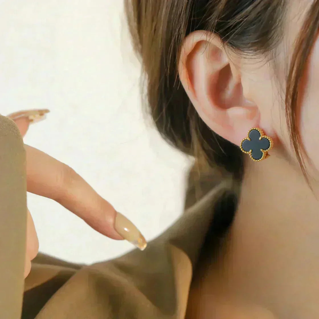 [Royal Top]CLOVER MEDIUM 1 MOTIFS  ONYX STUD EARRINGS