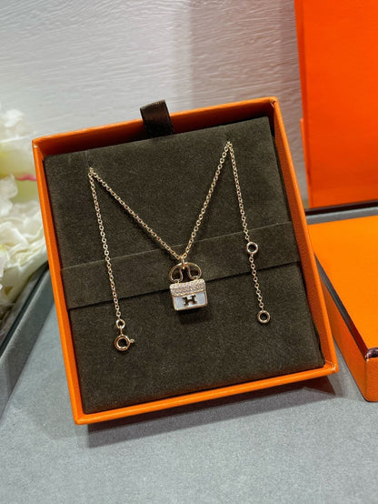 [Royal Top]H CIRCE MOISSANITE PENDANT NECKLACE GOLD