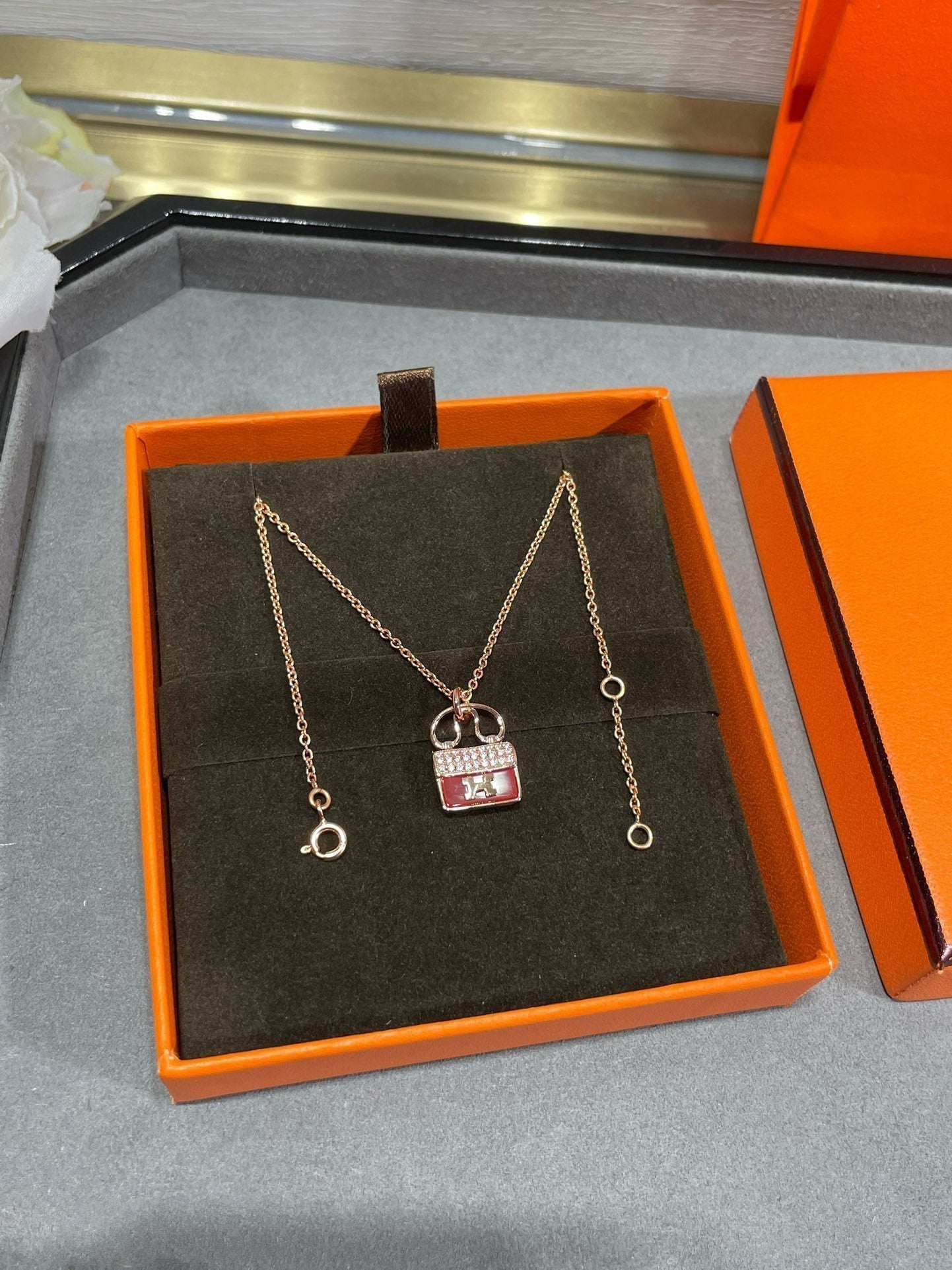 [Royal Top]H CIRCE MOISSANITE PENDANT NECKLACE GOLD
