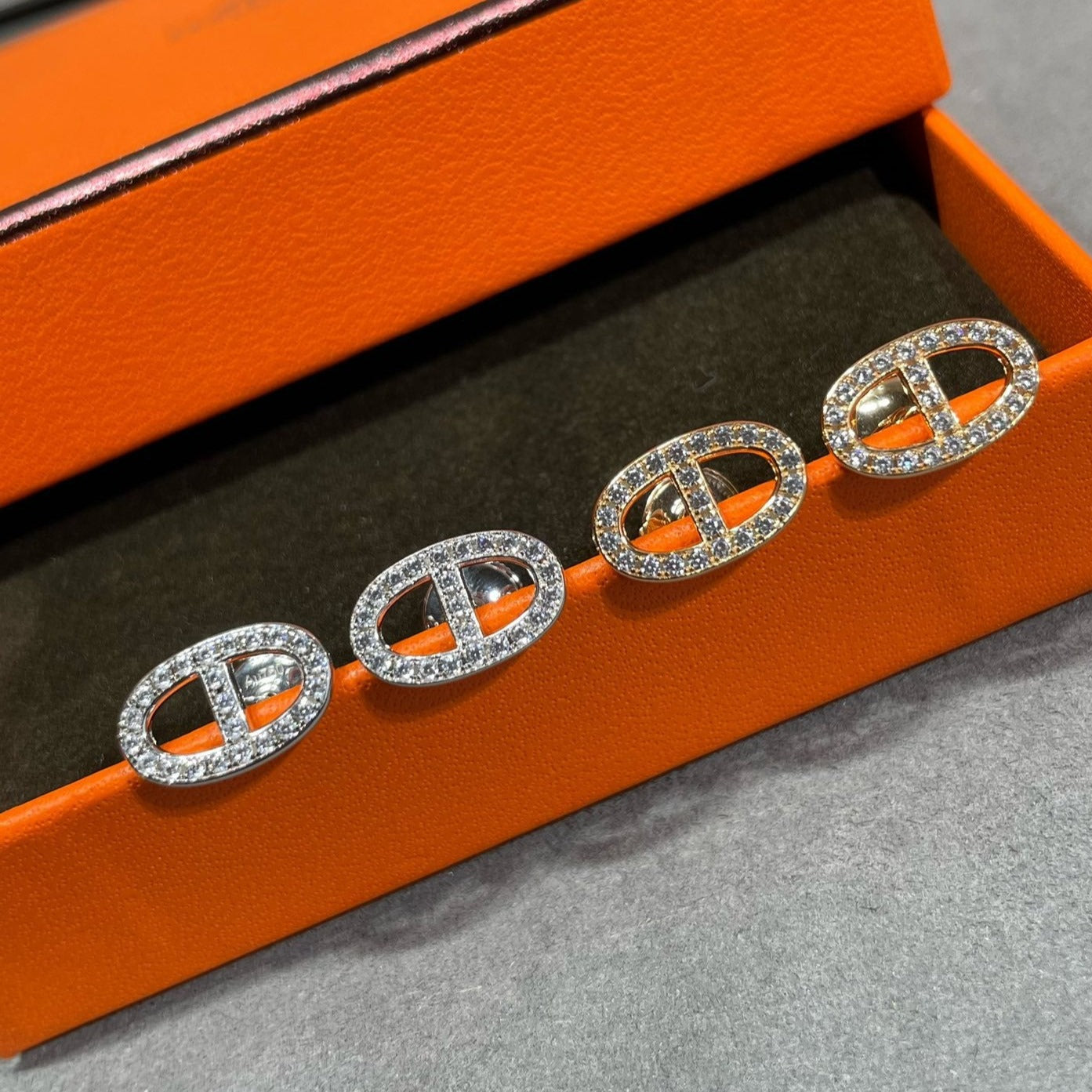 [Royal Top]HM FULL DIAMOND PIG NOSE STUD EARRINGS