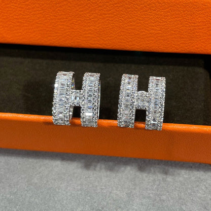 [Royal Top]H STUD EARRINGS WITH SILVER DIAMONDS