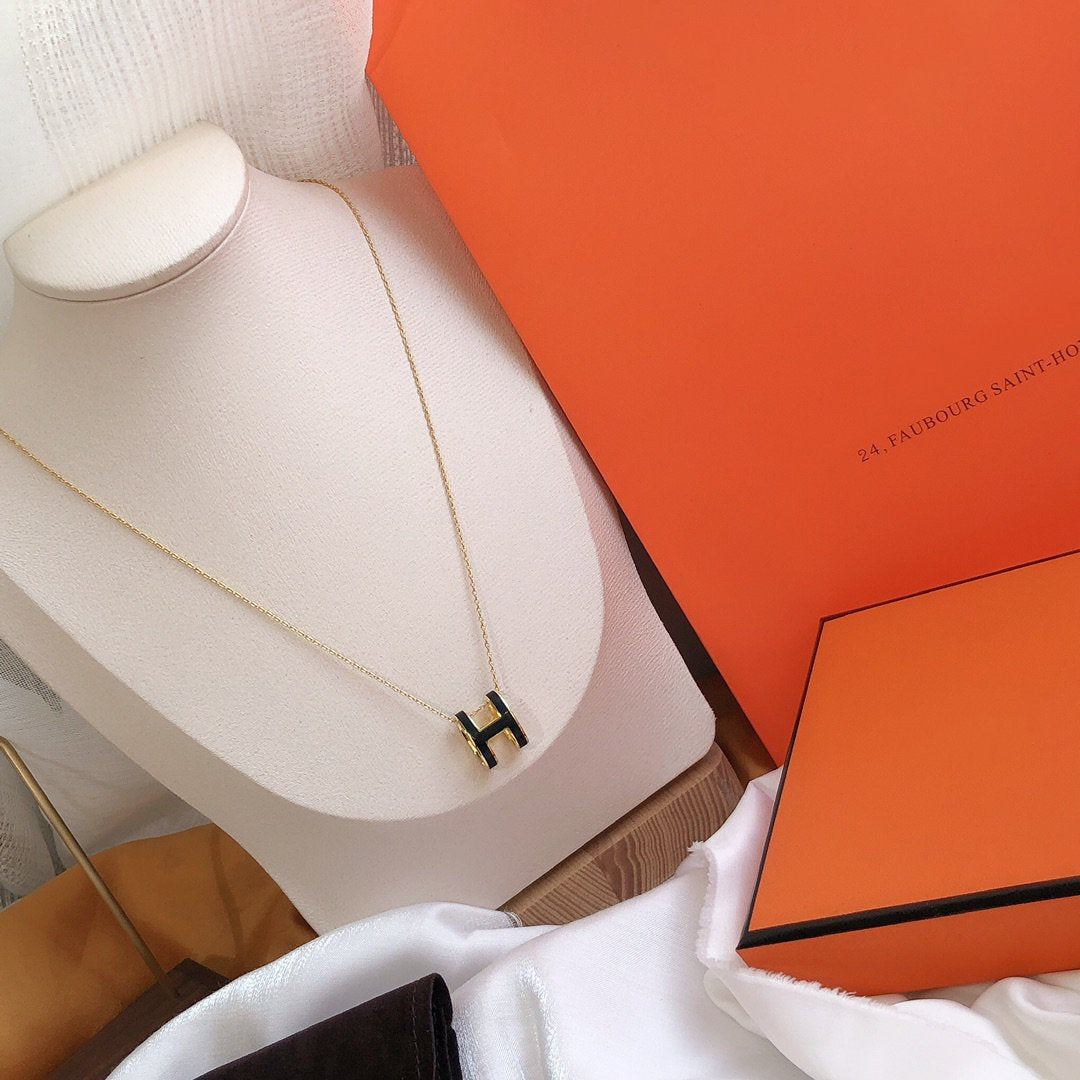 [Royal Top]HM CLIC BLACK ENAMEL GOLD NECKLACE