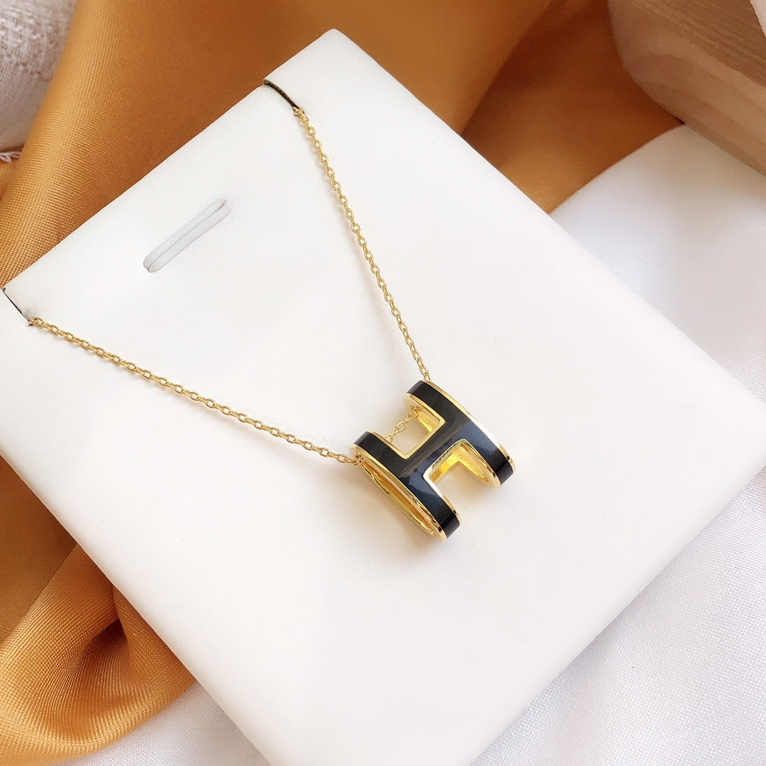 [Royal Top]HM CLIC BLACK ENAMEL GOLD NECKLACE