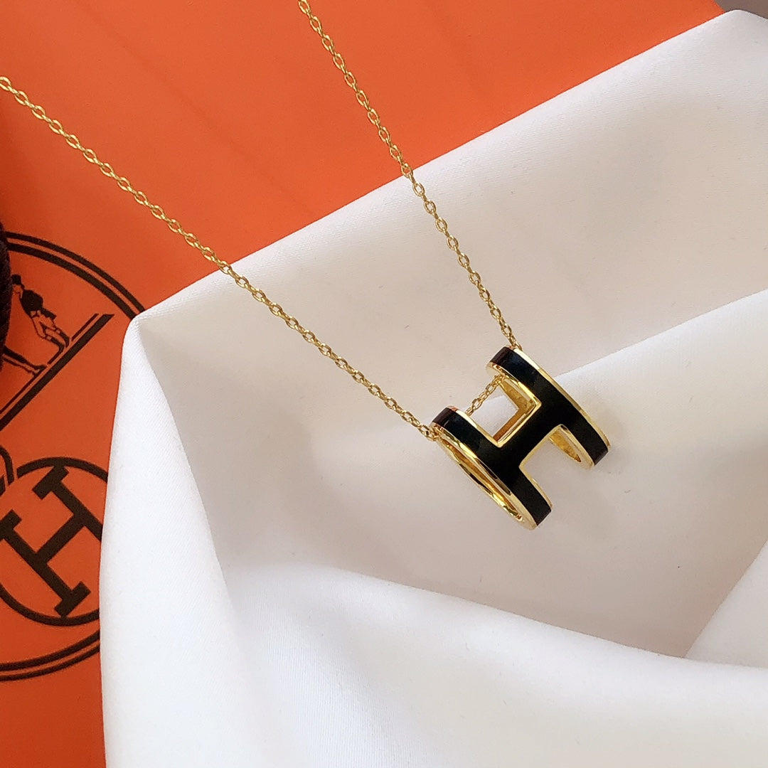 [Royal Top]HM CLIC BLACK ENAMEL GOLD NECKLACE
