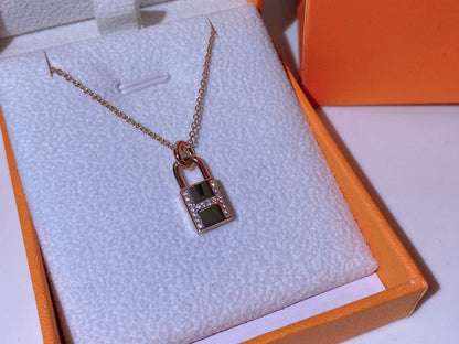 [Royal Top]HM ADVANCED NICHE LOCK HEAD NECKLACE DIAMONDS