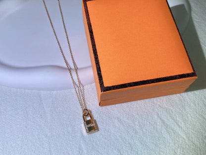 [Royal Top]HM ADVANCED NICHE LOCK HEAD NECKLACE DIAMONDS
