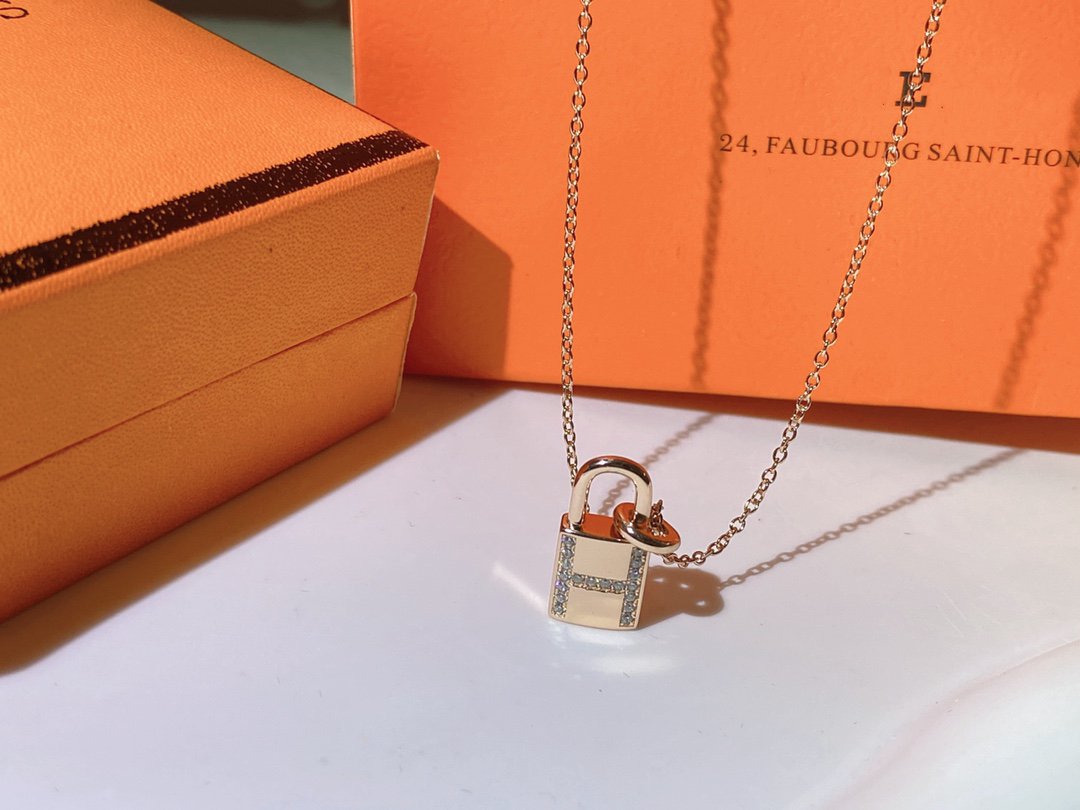[Royal Top]HM ADVANCED NICHE LOCK HEAD NECKLACE DIAMONDS