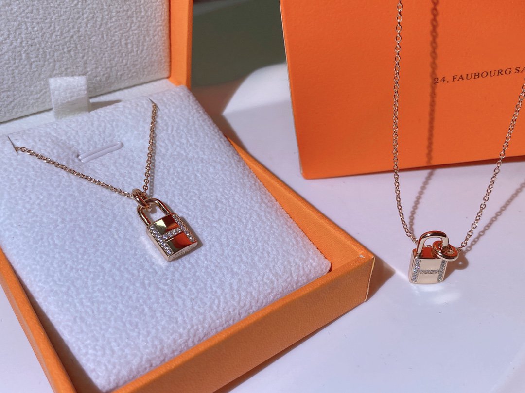 [Royal Top]HM ADVANCED NICHE LOCK HEAD NECKLACE DIAMONDS