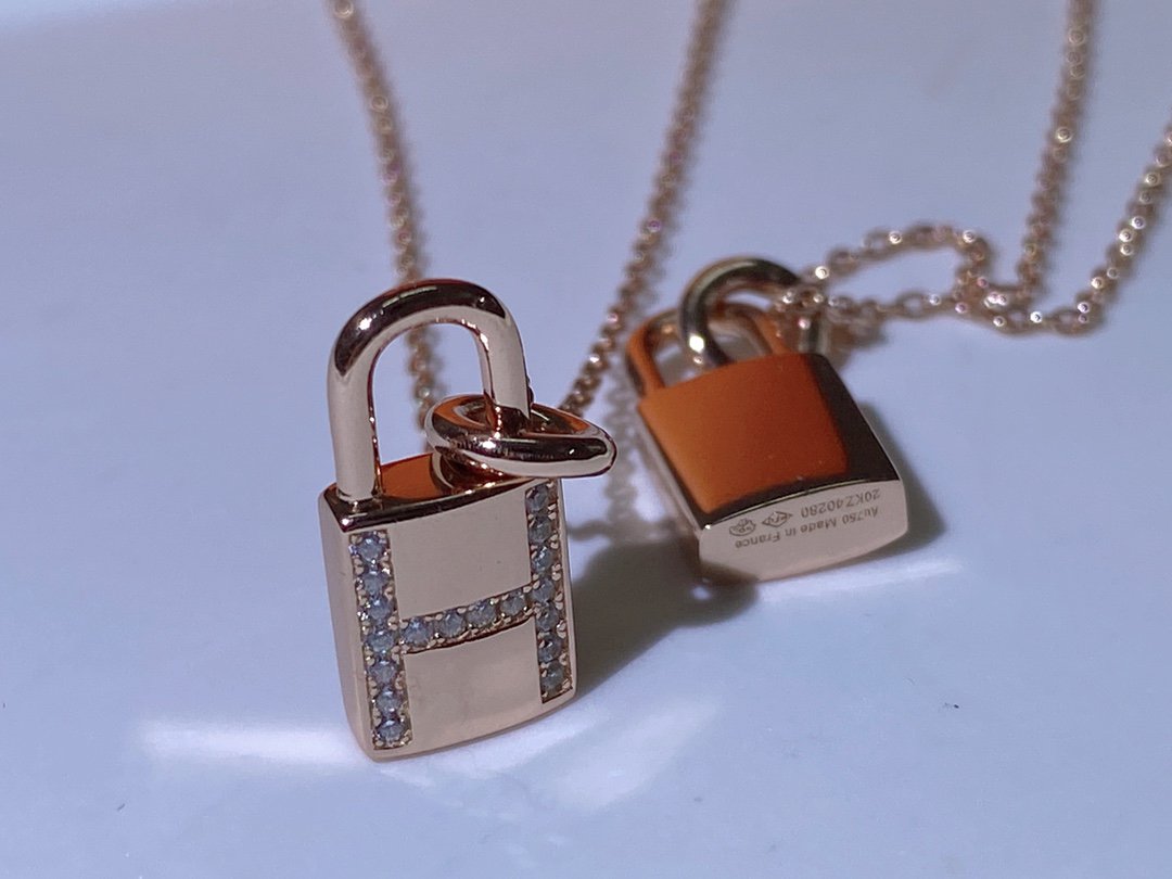 [Royal Top]HM ADVANCED NICHE LOCK HEAD NECKLACE DIAMONDS