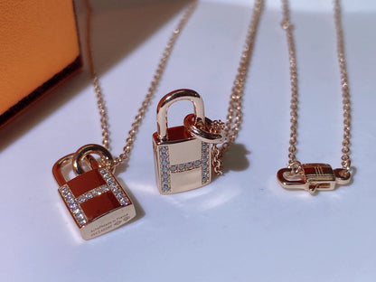 [Royal Top]HM ADVANCED NICHE LOCK HEAD NECKLACE DIAMONDS