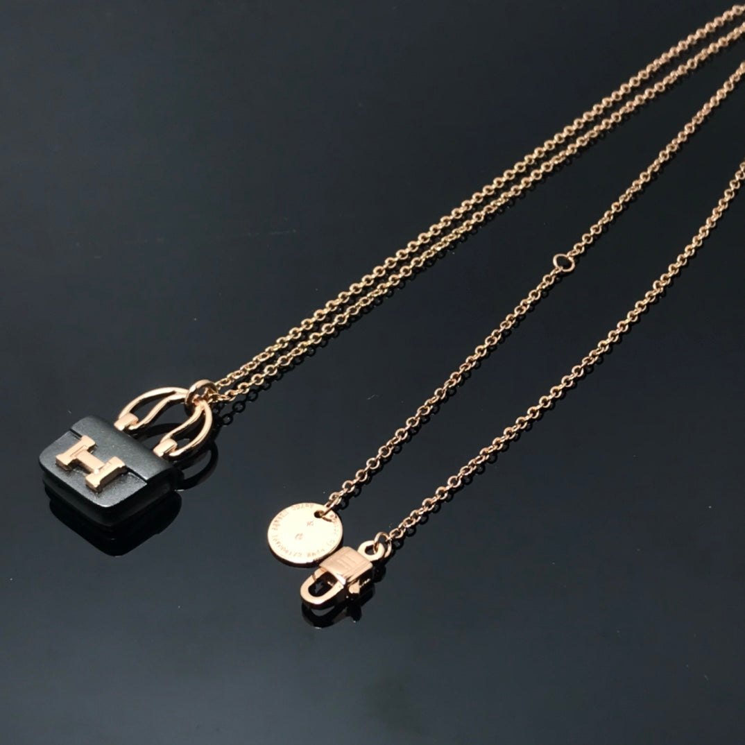 [Royal Top]WOMEN'S HM AMULETTES CONSTANCE PENDANT NECKLACE