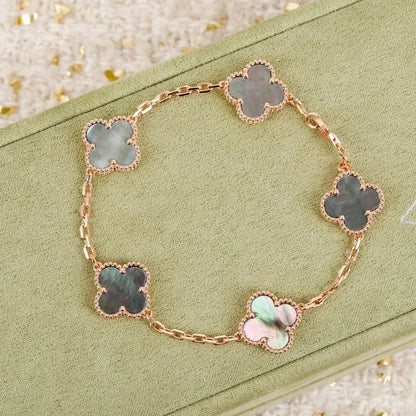 [Royal Top] CLOVER 5 MOTIF GRAY MOP BRACELET COLLECTION
