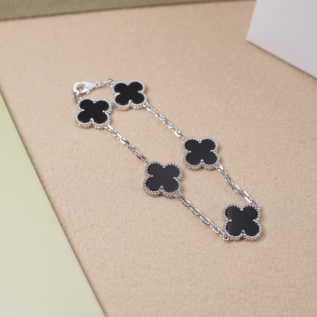 [Royal Top] CLOVER 5 MOTIF ONYXS BRACELET COLLECTION