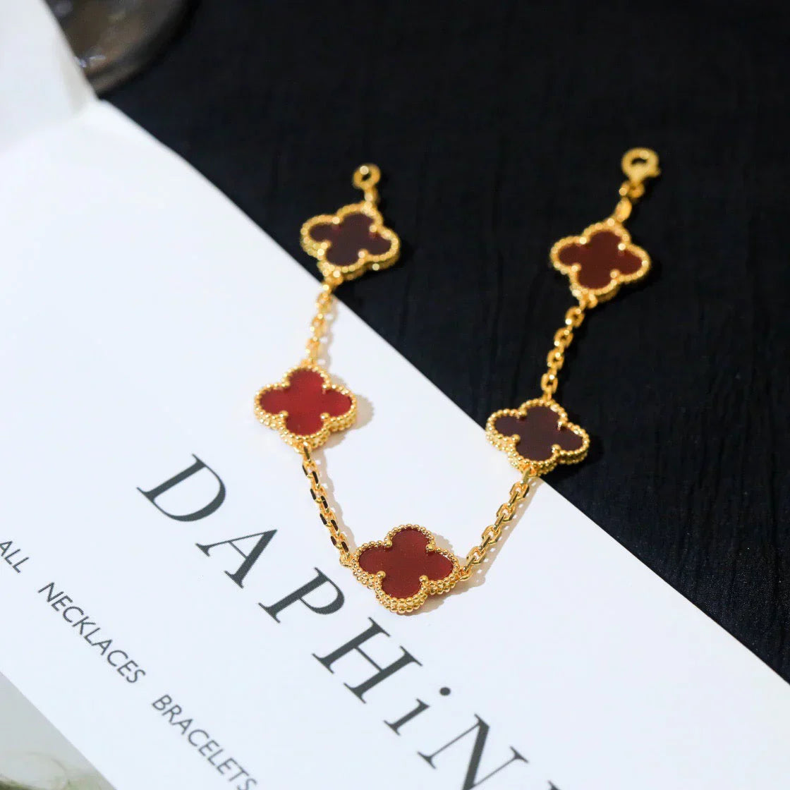 [Royal Top] CLOVER 5 MOTIF RED CORNELIAN BRACELET COLLECTION