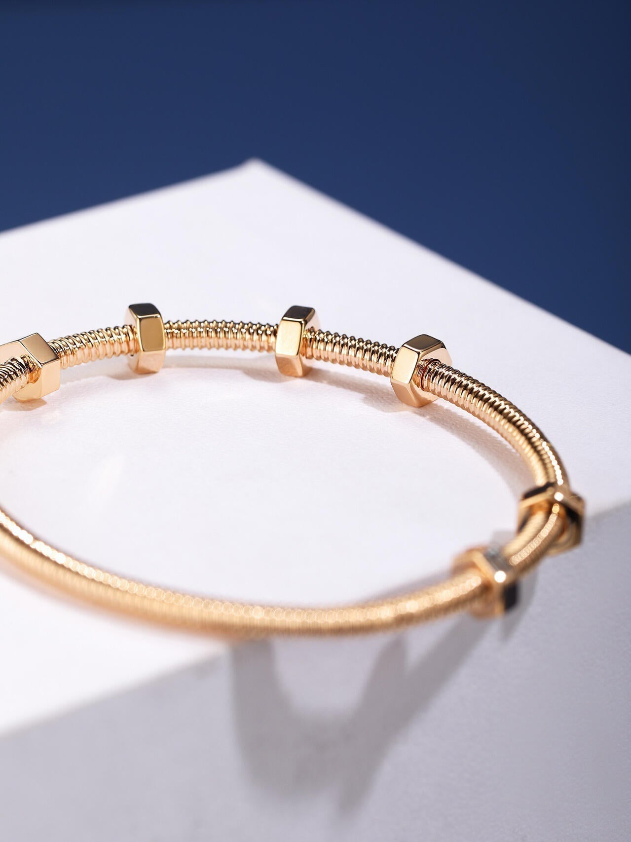 [Royal Top jewelrys]CT THREADED BRACELET