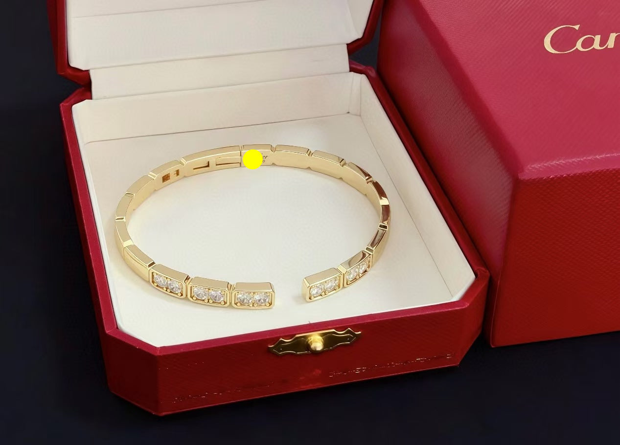 [Royal Top jewelrys]LOVE DIAMOND OPEN  BRACELET