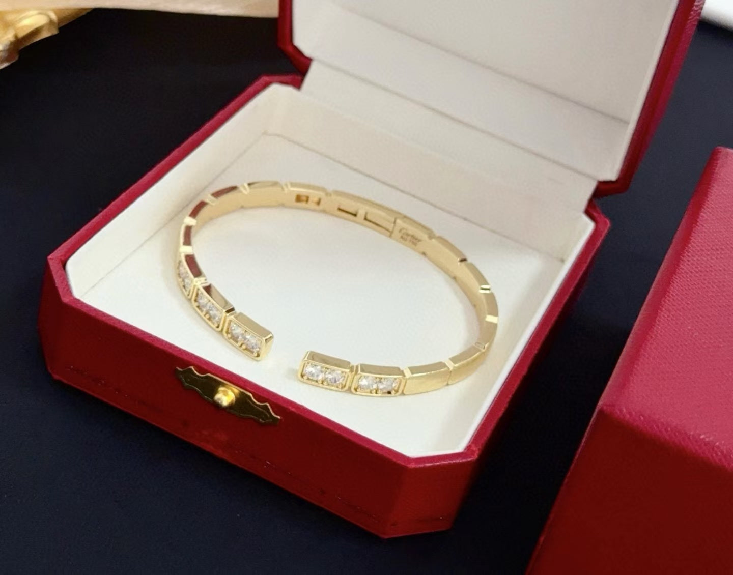[Royal Top jewelrys]LOVE DIAMOND OPEN  BRACELET