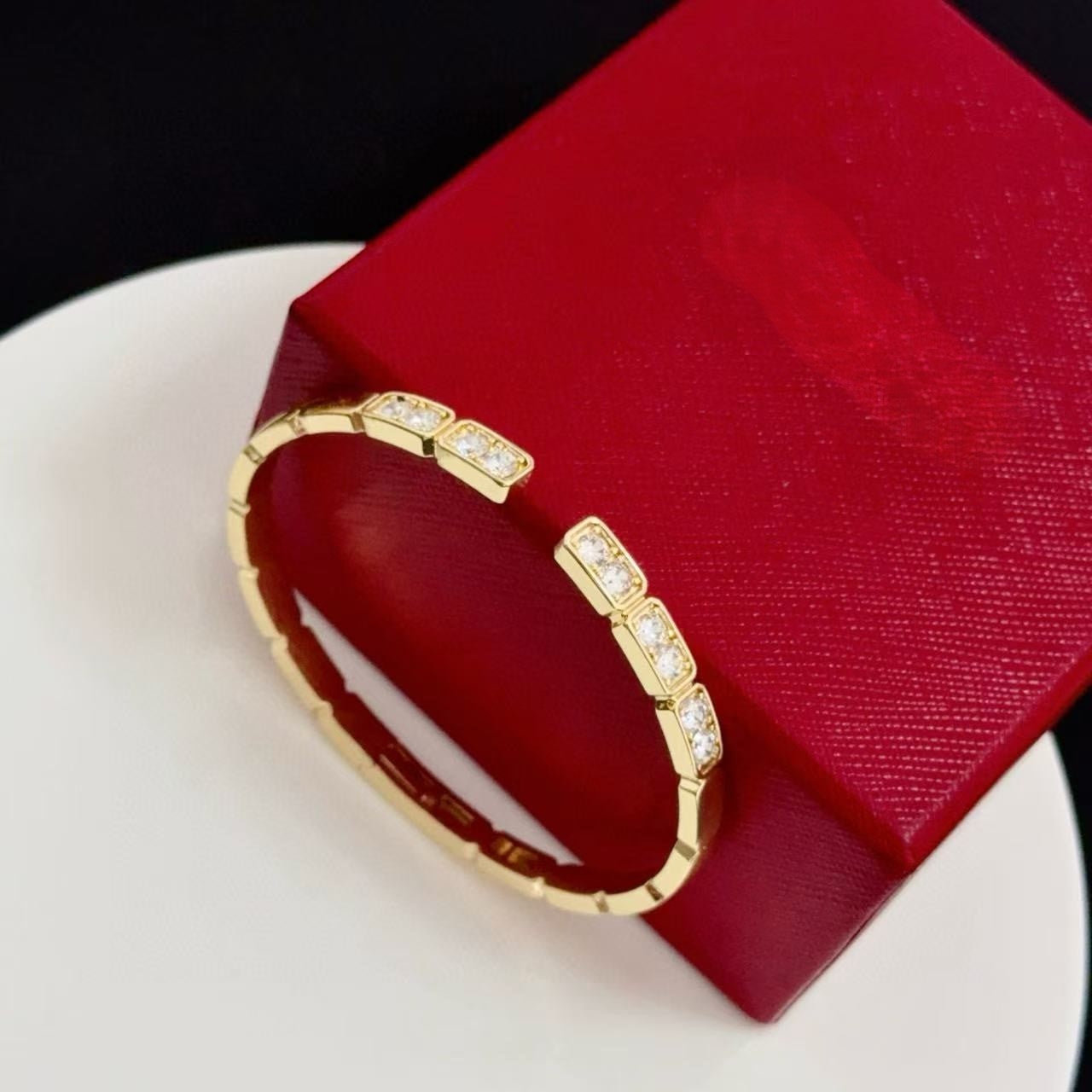 [Royal Top jewelrys]LOVE DIAMOND OPEN  BRACELET
