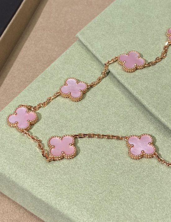 [Royal Top Jewellery] Pink Necklace with Ten Clover Designs