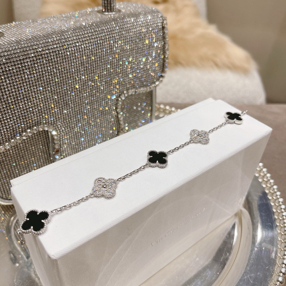 [Royal Top] CLOVER 5 MOTIF ONYXS BRACELET COLLECTION