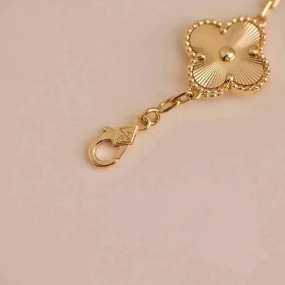 [Royal Top] CLOVER 5 MOTIF LASER BRACELET COLLECTION