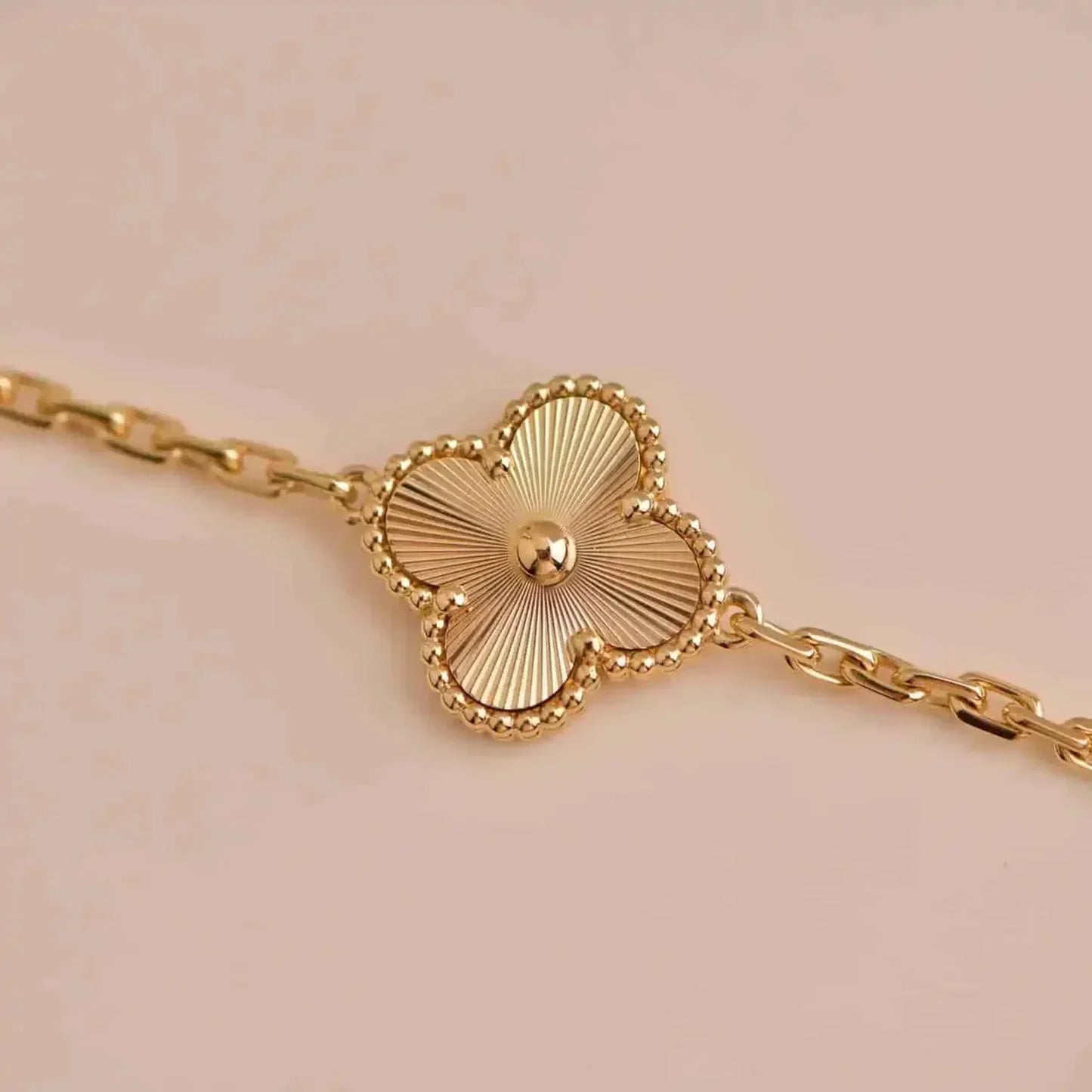 [Royal Top] CLOVER 5 MOTIF LASER BRACELET COLLECTION