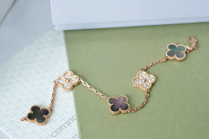 [Royal Top] CLOVER 5 MOTIF GRAY MOP BRACELET COLLECTION