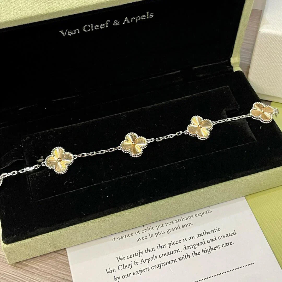 [Royal Top] CLOVER 5 MOTIF LASER BRACELET COLLECTION