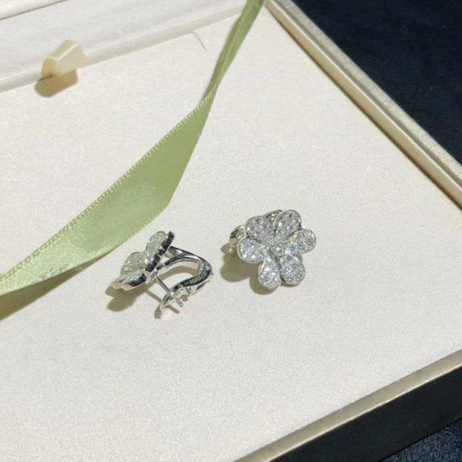 [Royal Top]FRIVOLE SILVER FLOWER DIAMOND EARRINGS
