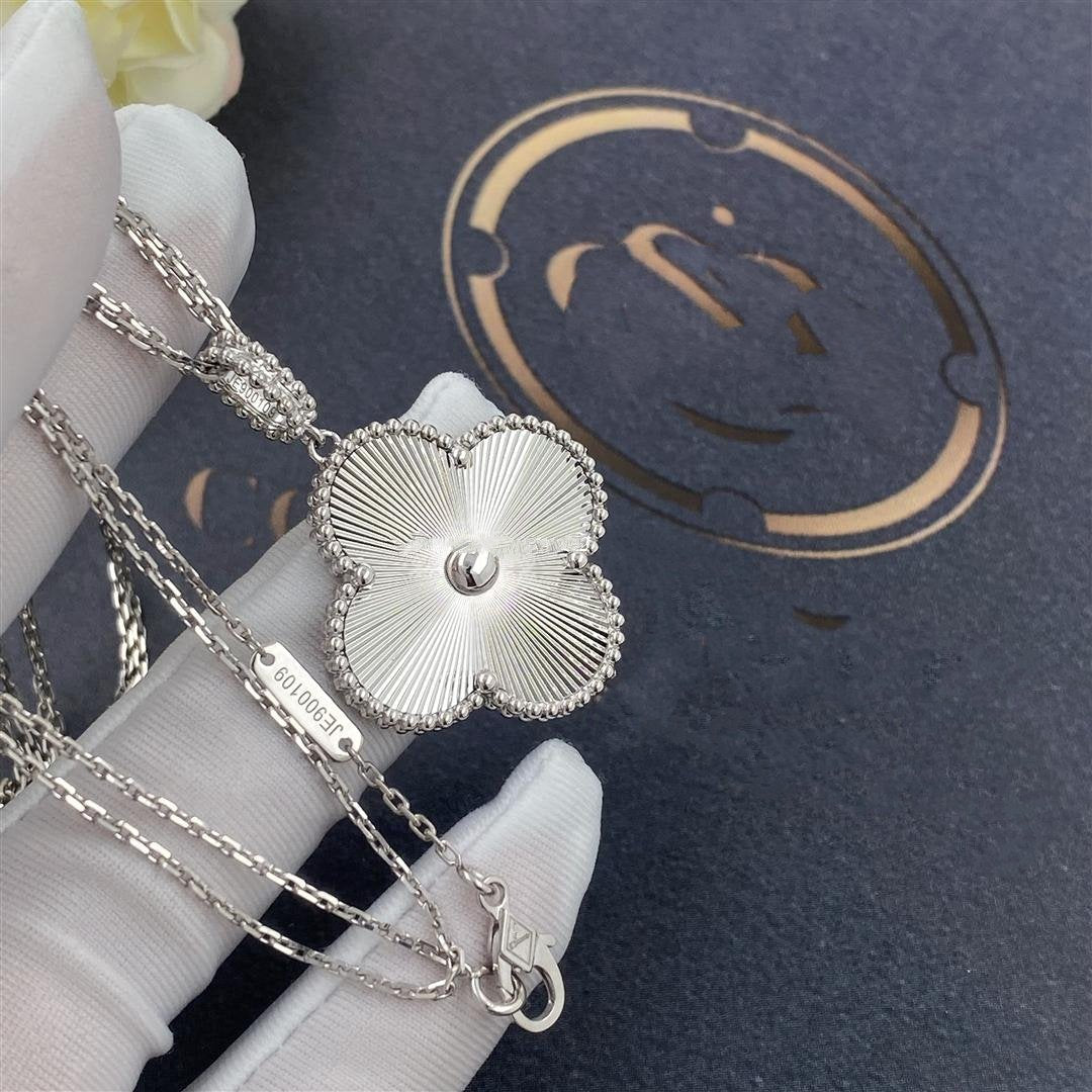 [Royal Top]CLOVER 25MM SILVER BIG CLOVER NECKLACE