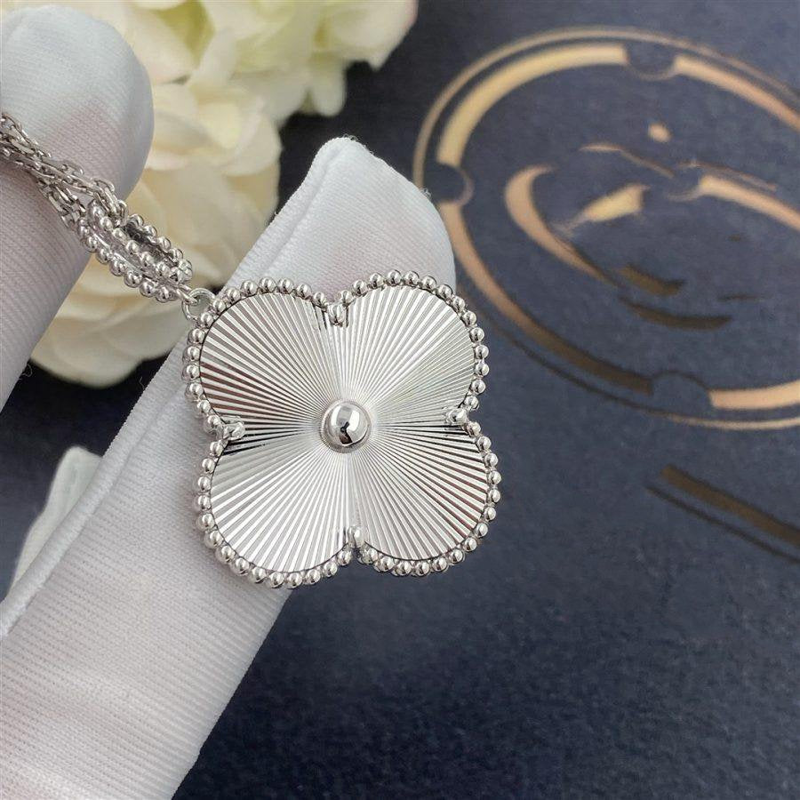 [Royal Top]CLOVER 25MM SILVER BIG CLOVER NECKLACE