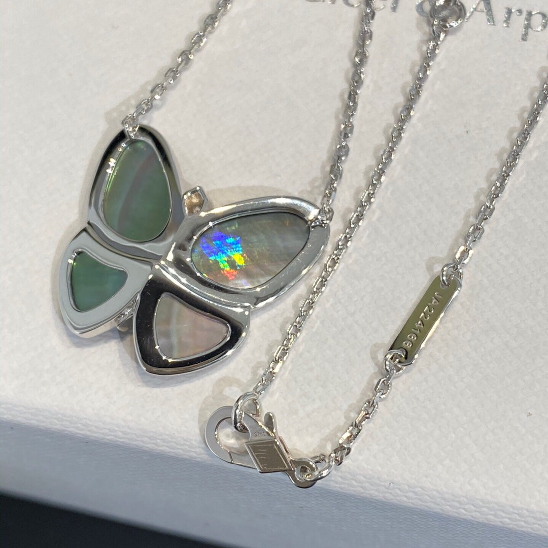 [Royal Top]LARGE BUTTERFLY SILVER PENDANT DIAMOND NECKLACE