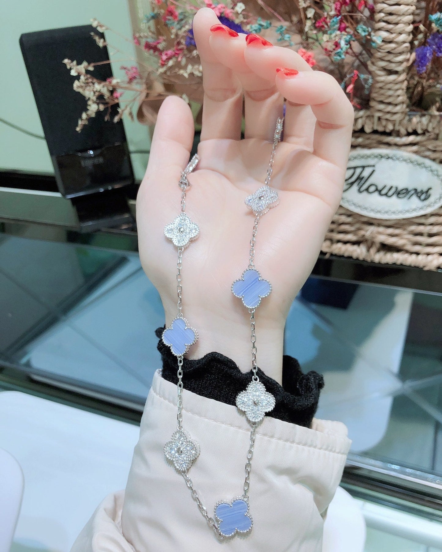 [Royal Top]CLOVER 10 MOTIFS CHALCEDONY DIAMONDS SILVER NECKLACE