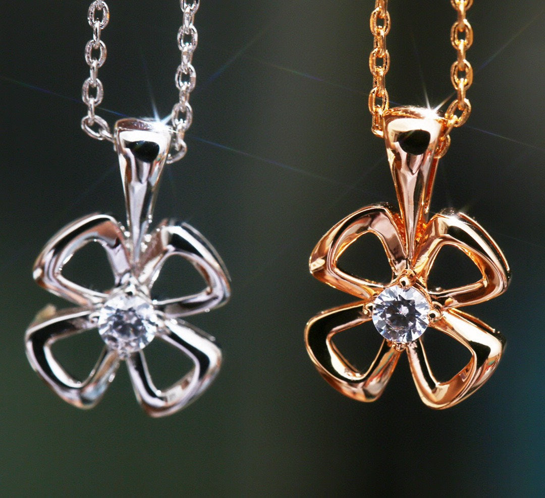 [Royal Top]FIOREVER NECKLACE DIAMOND CENTER