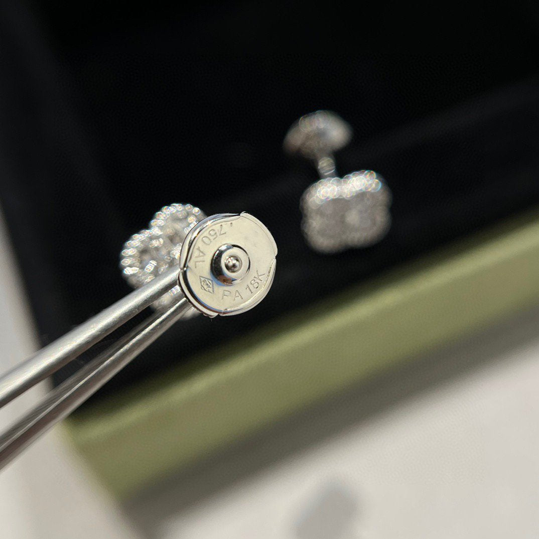 [Royal Top]CLOVER MINI DIAMOND STUD EARRINGS