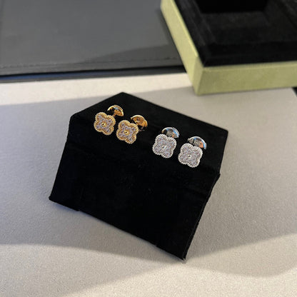 [Royal Top]CLOVER MINI DIAMOND STUD EARRINGS