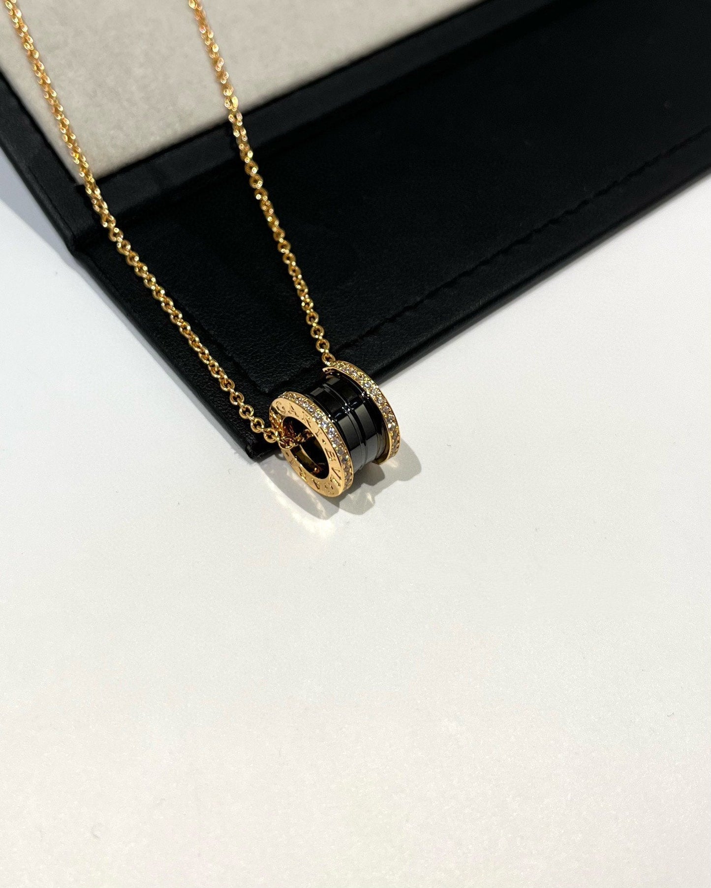[Royal Top]ZERO 1 BLACK CERAMIC DIAMOND PINK GOLD NECKLACE