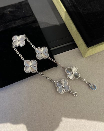 [Royal Top] CLOVER 5 MOTIF LASER BRACELET COLLECTION