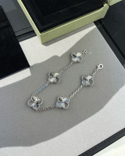 [Royal Top] CLOVER 5 MOTIF LASER BRACELET COLLECTION